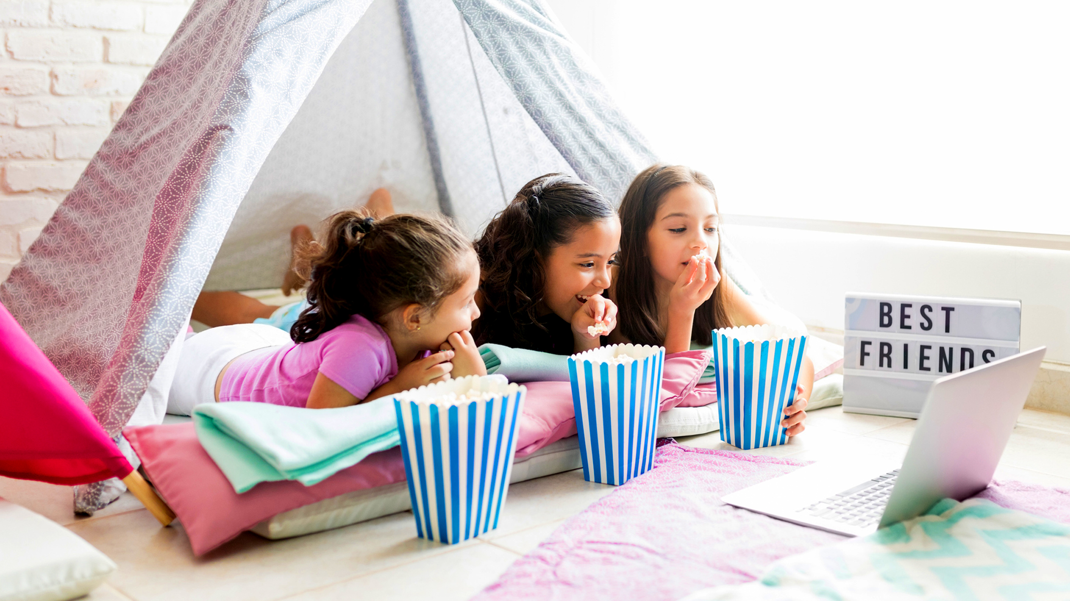 kid-sleepover-featured