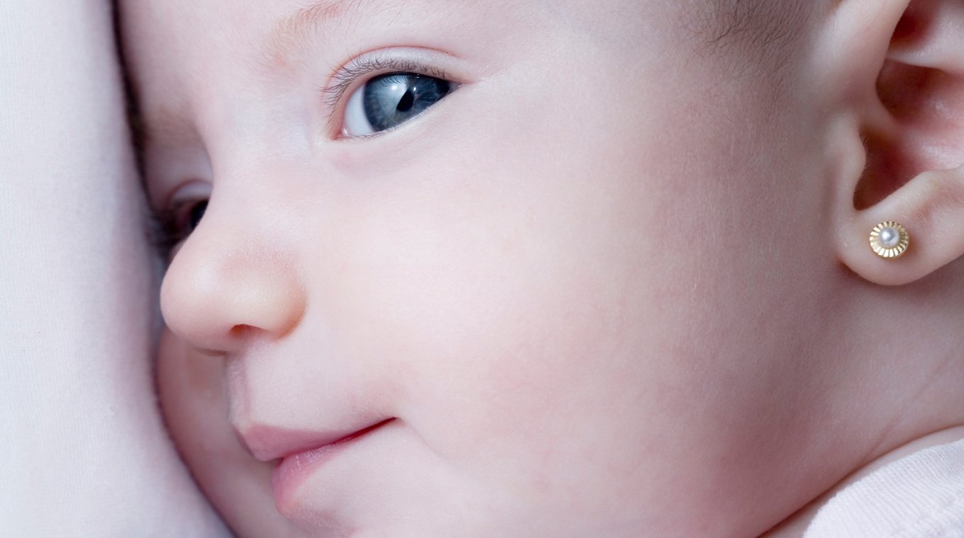 pierce-baby-ears-3